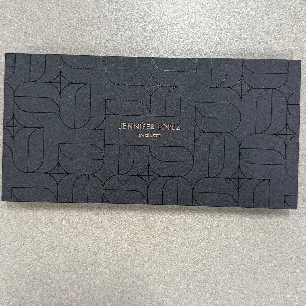 Rare Inglot x Jennifer Lopez Eyeshadow  Palette - Picture 4 of 6